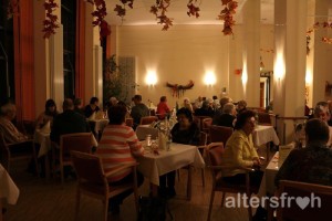 Candle-Light-Dinner im Saal