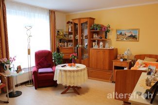 Die Bewohnerzimmer können individuell eingerichtet und gestaltet werden Einzelzimmer im DSG Pflegewohnstift Waldstadt in Potsdam