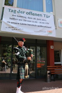 Dudelsackspieler, Seniorenresidenz Haus Pankow in Berlin