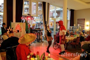 Fasching 2016 mit Programm im Haus 33 der Seniorenstiftung Pflegewohnen in Berlin