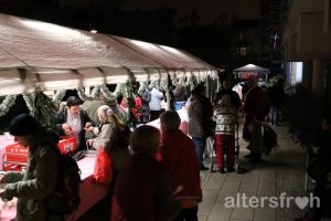 Weihnachtsstimmung beim Weihnachtsmarkt im Haus 26 der Seniorenstiftung Prenzlauer Berg