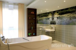 Pflegebad im zur Seniorenstiftung Prenzlauer Berg gehörenden Haus 33 in Berlin Pankow