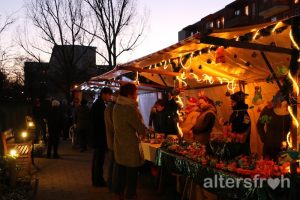 Vorweihnachtliche Stimmung beim Weihnachtsmarkt des zur Seniorenstiftung Pflegewohnen gehörenden Haus 33 in Berlin