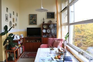 Gemütliches Bewohnerzimmer mit Parkblick Zimmer im Vitanas Rosengarten in Berlin Lankwitz