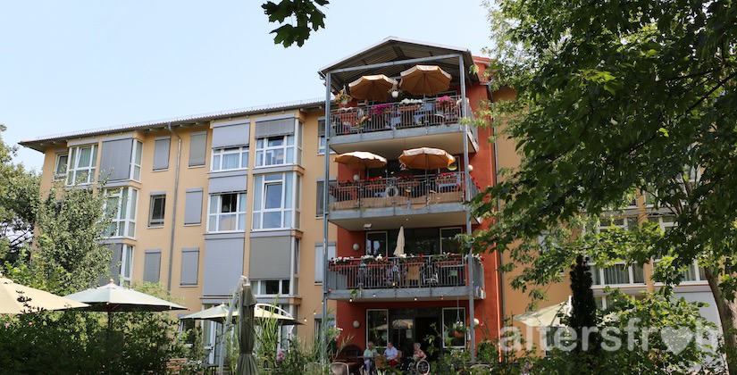 Blick auf das Vitanas Senioren Centrum Am Obersee in Berlin Hohenschönhausen